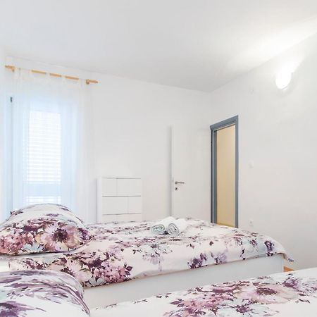 Apartmani Vesna Grebastica Ruang foto
