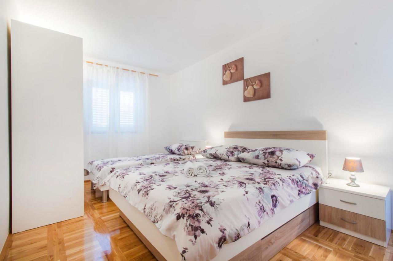 Apartmani Vesna Grebastica Bagian luar foto