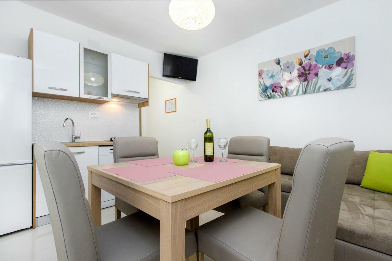 Apartmani Vesna Grebastica Bagian luar foto