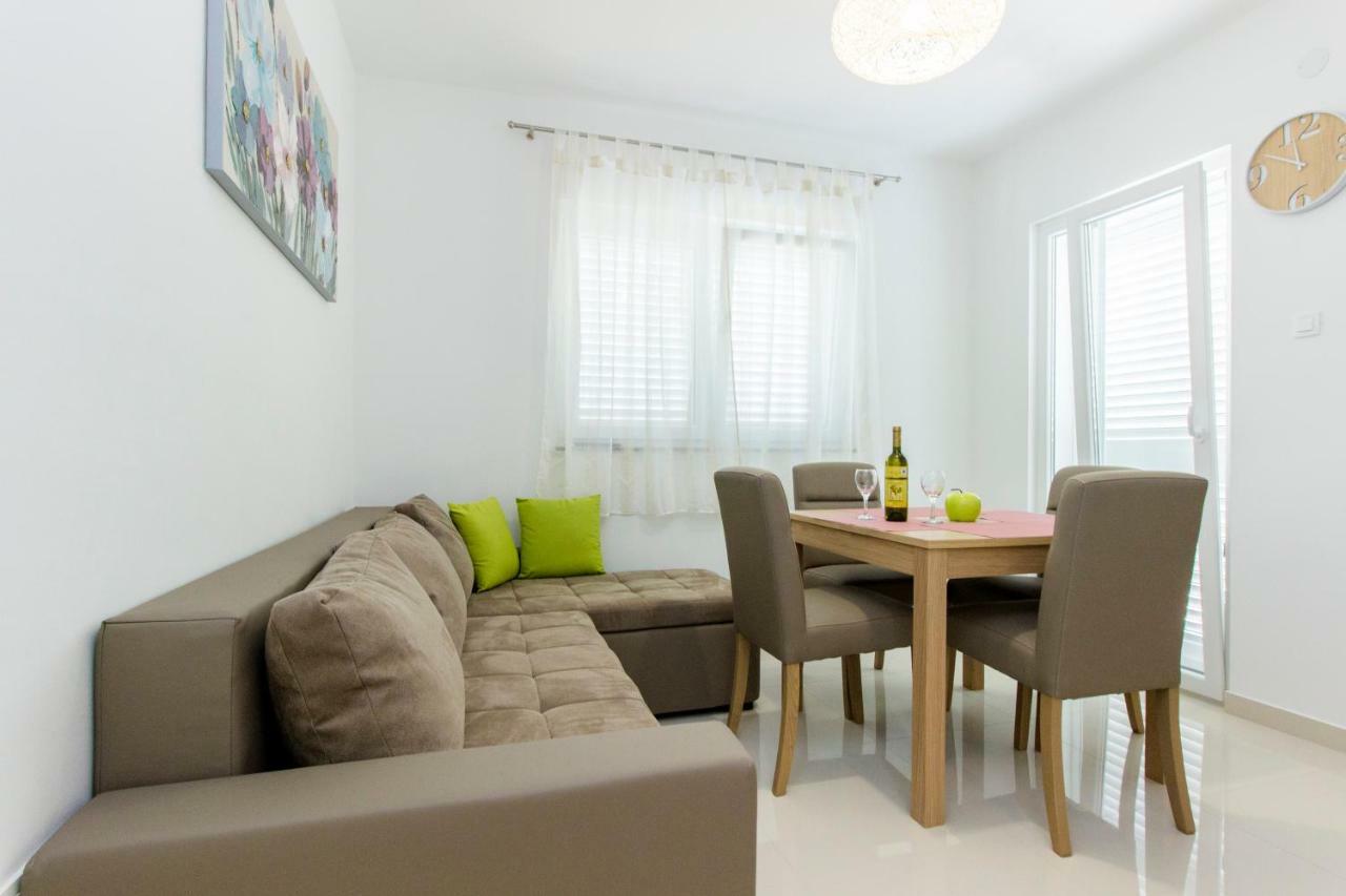 Apartmani Vesna Grebastica Bagian luar foto