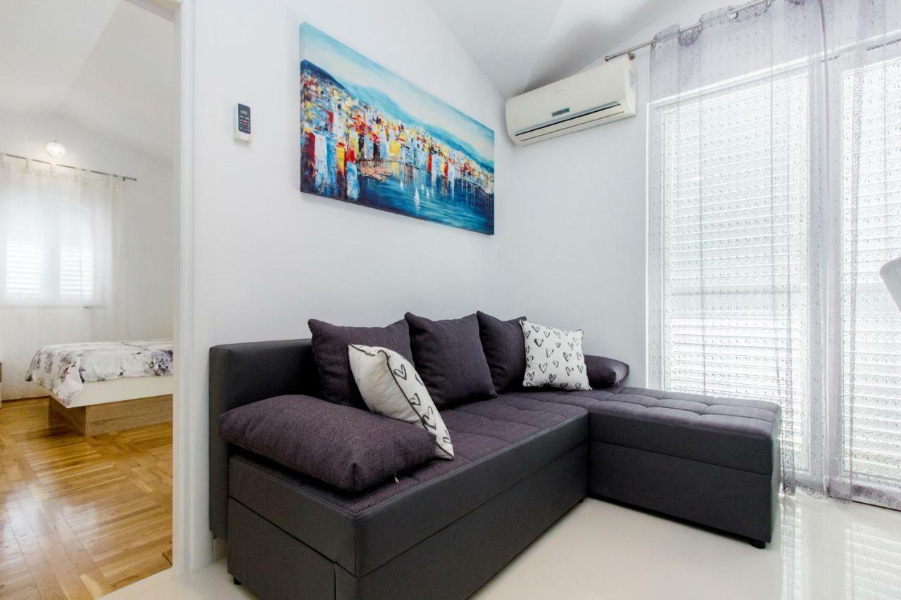 Apartmani Vesna Grebastica Bagian luar foto