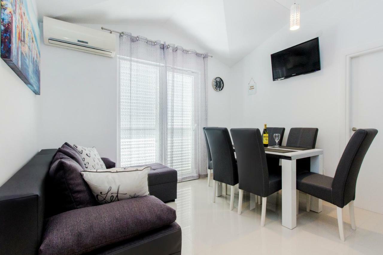 Apartmani Vesna Grebastica Bagian luar foto