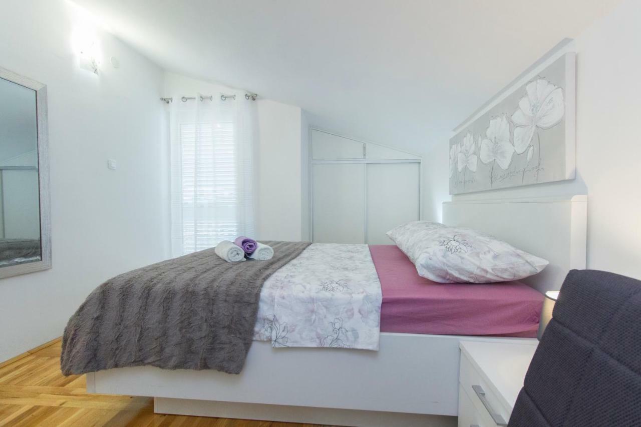 Apartmani Vesna Grebastica Bagian luar foto