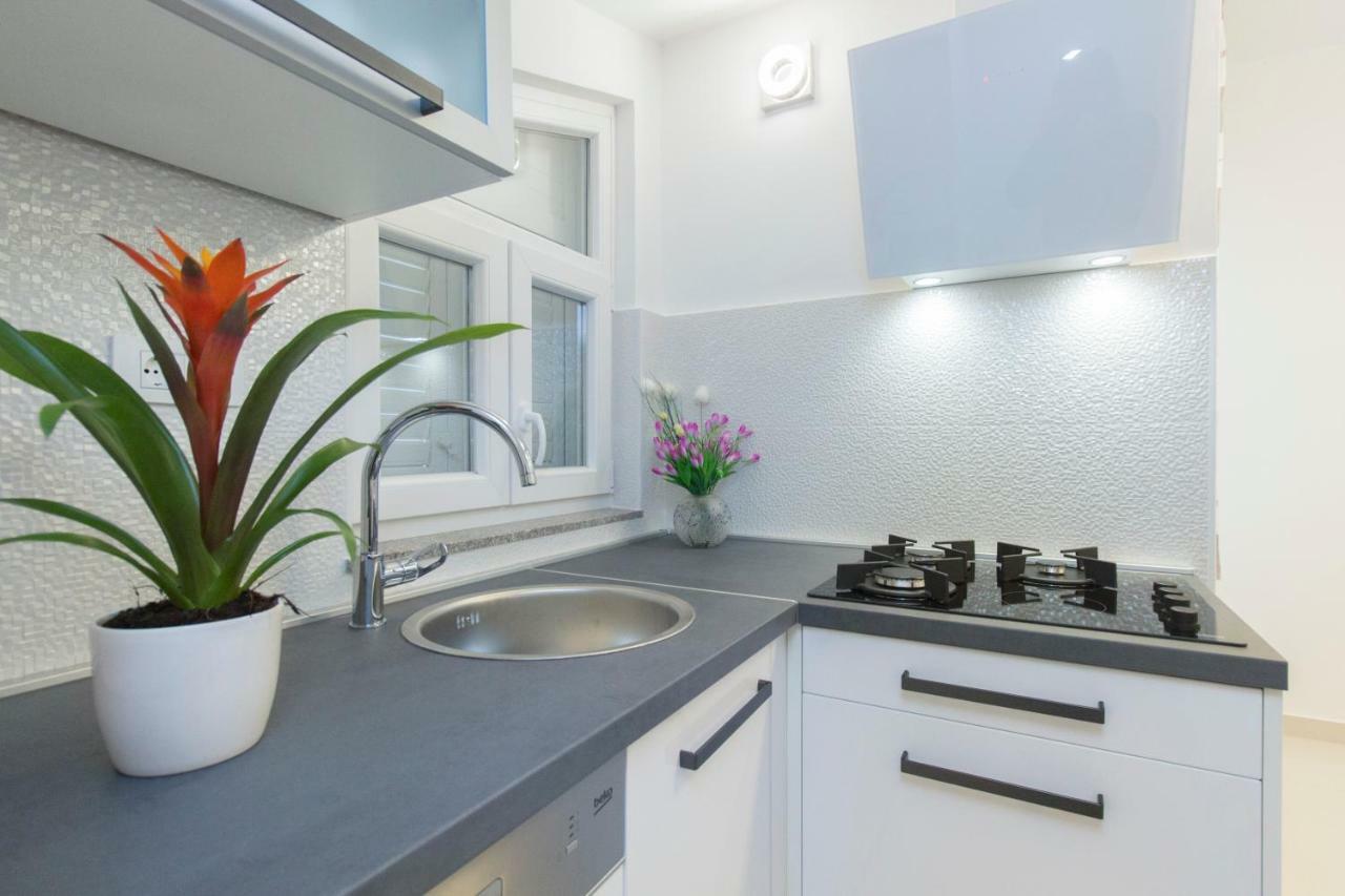Apartmani Vesna Grebastica Bagian luar foto