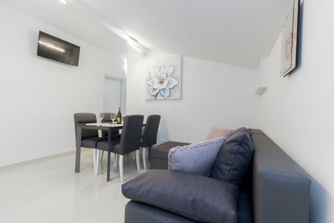 Apartmani Vesna Grebastica Bagian luar foto