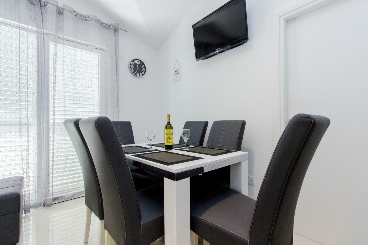 Apartmani Vesna Grebastica Bagian luar foto